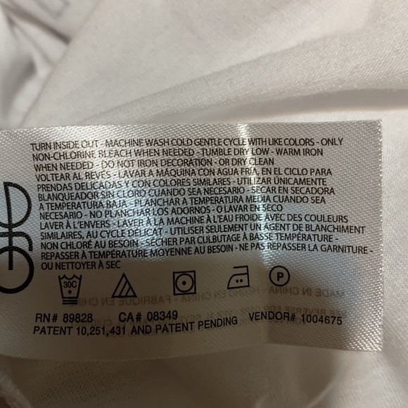 3/$20 Anne Klein M Cityscape Tee - Picture 9 of 10